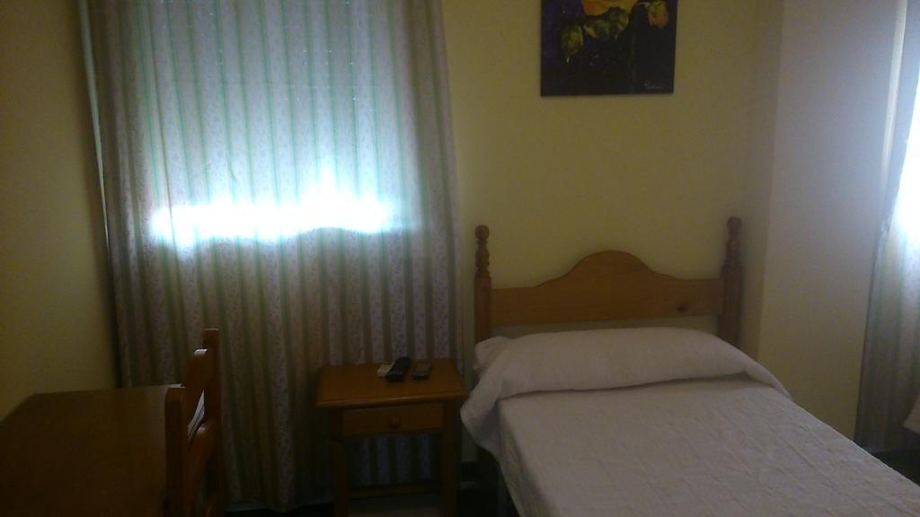 Hostal El Camionero Burguillos Del Cerro Room photo